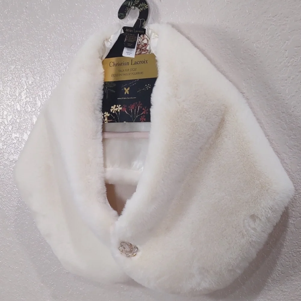 Christian Lacroix Cream Faux Fur Stole - Picture 6 of 17